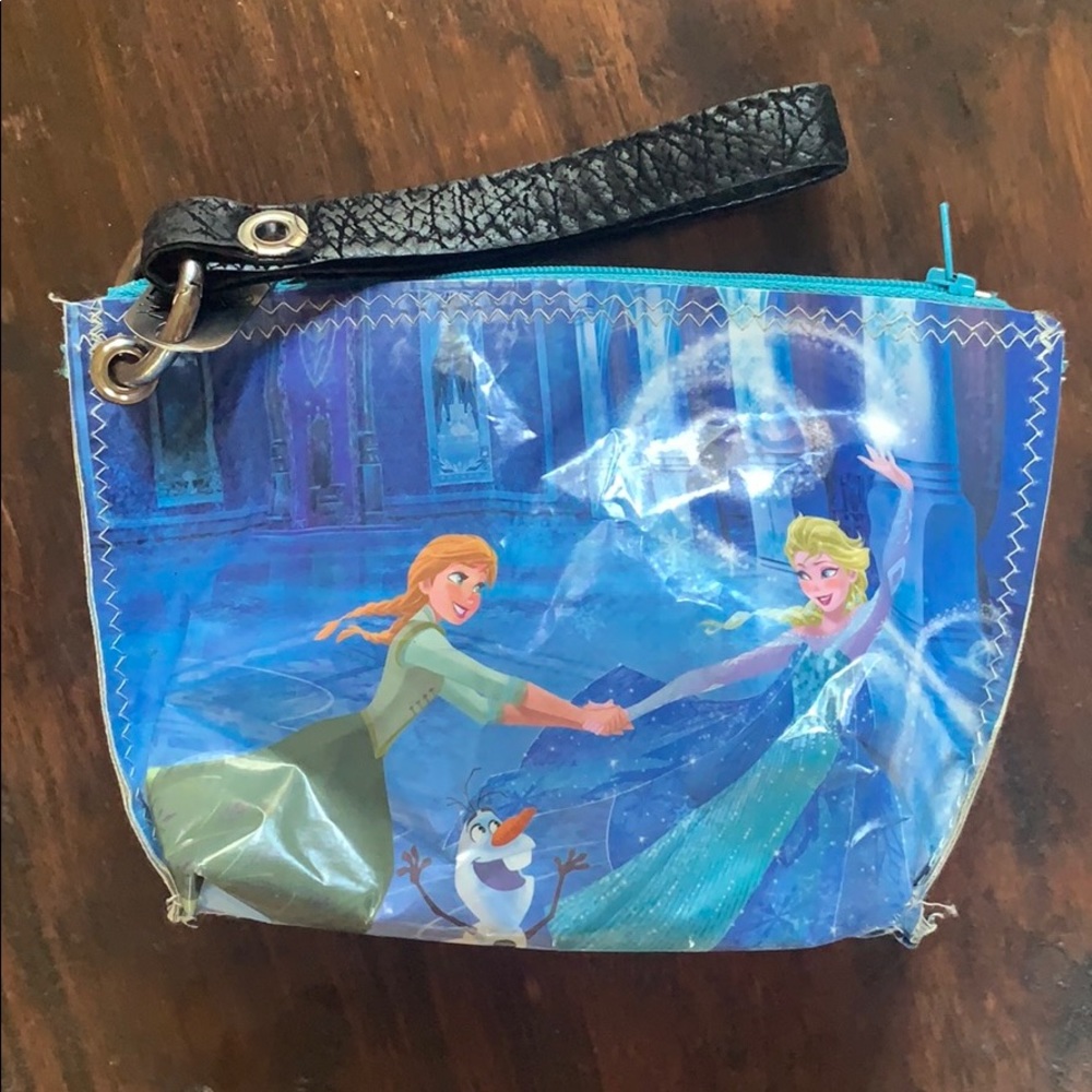 SOLD Frozen Notebagz by Pauz Clutch